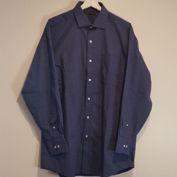 𝅺2/$40 NWOT TOMMY HILFIGER Printed Dress Shirt - Picture 1 of 5